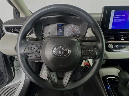 Used 2025 Toyota Corolla LE image 15