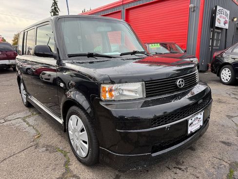 Used 2006 Scion xB image 3