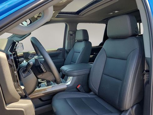 Used 2025 Chevrolet Silverado 1500 RST w/ Convenience Package II AWD/4WD image 11