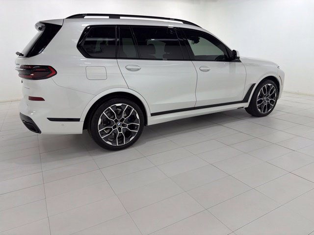 Used 2026 BMW X7 xDrive40i w/ M Sport Package AWD/4WD image 6