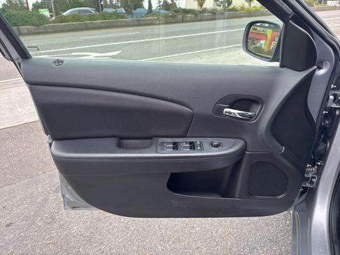 Used 2014 Chrysler 200 Touring w/ 200 S Group image 27