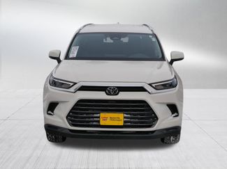 Used 2024 Toyota Grand Highlander XLE video 2