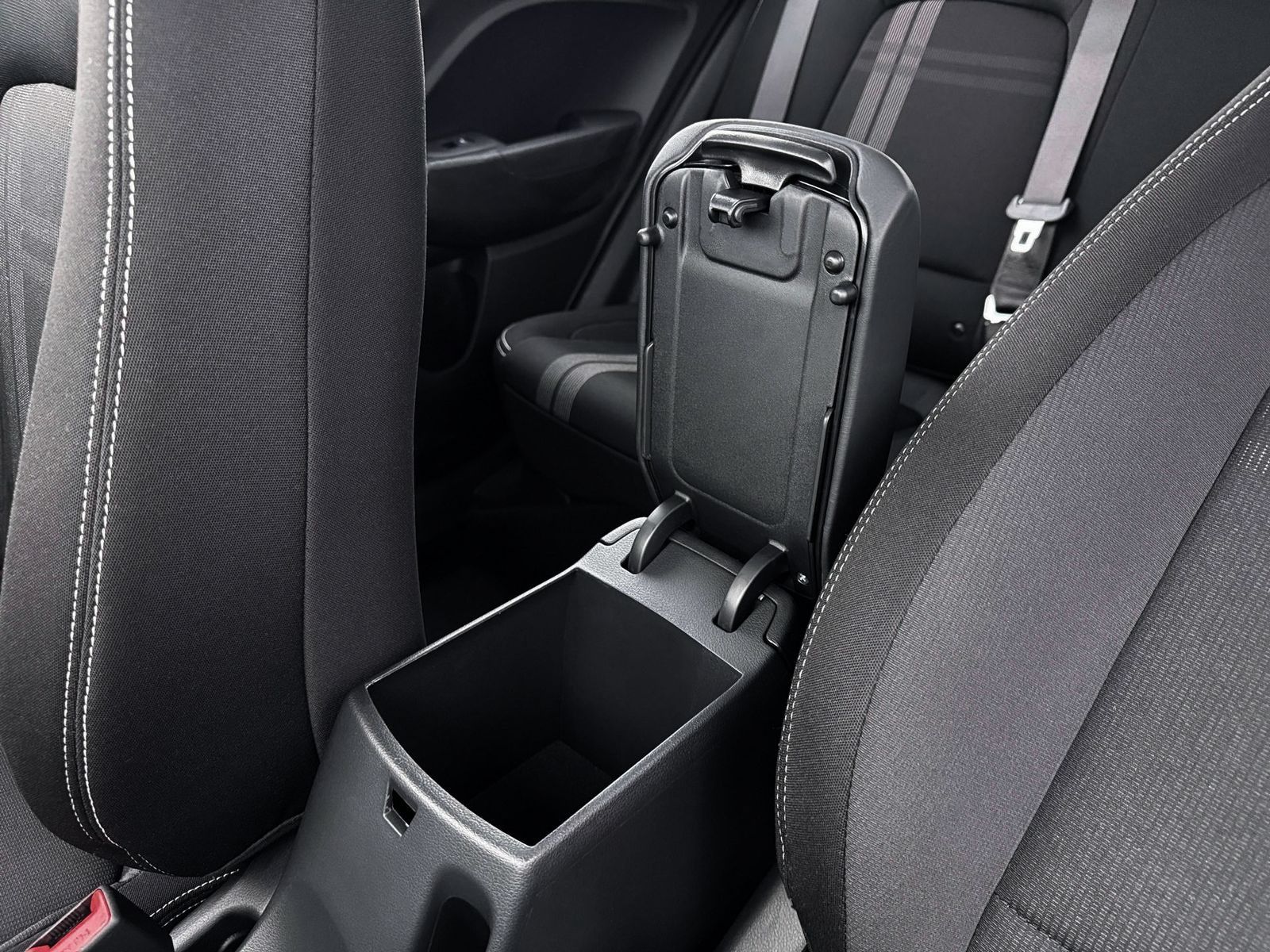 New 2026 Hyundai Venue SEL FWD image 18