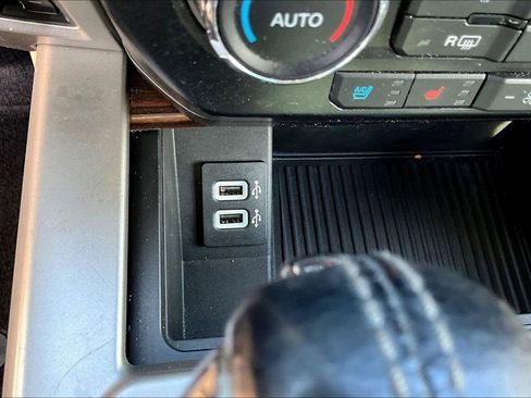 Used 2017 Ford F150 Lariat image 19