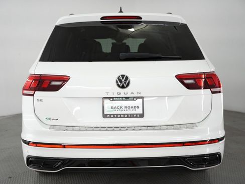 Used 2022 Volkswagen Tiguan SE R-Line FWD image 8