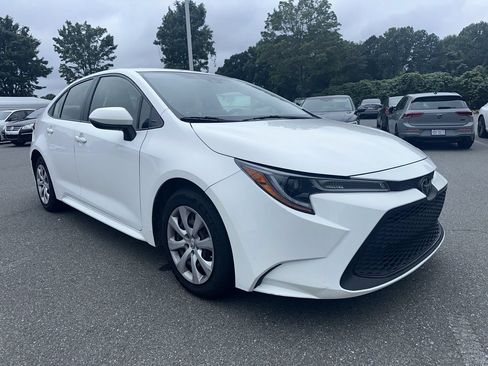 Used 2020 Toyota Corolla LE FWD image 7