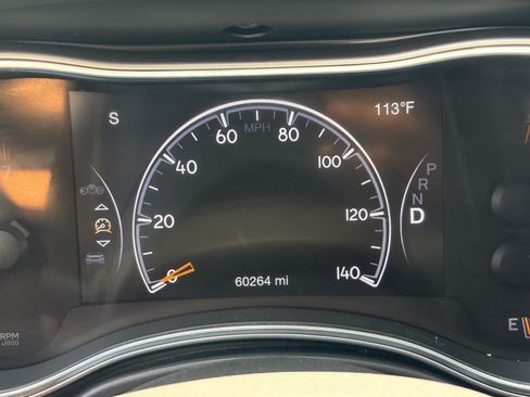 Used 2019 Jeep Grand Cherokee Laredo RWD image 30