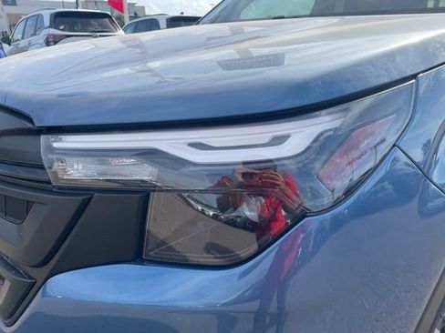 Used 2025 Subaru Forester AWD/4WD image 4