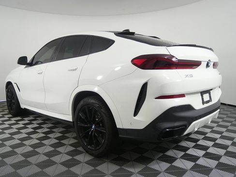 Used 2022 BMW X6 xDrive40i w/ M Sport Package AWD/4WD image 5