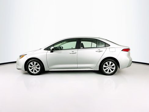 Used 2023 Toyota Corolla LE image 4