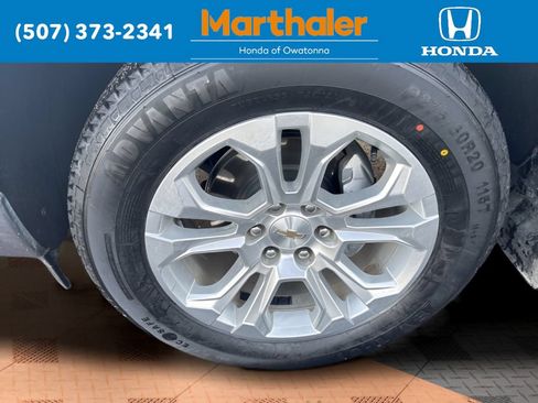 Used 2024 Chevrolet Silverado 1500 LTZ w/ LTZ Convenience Package II AWD/4WD image 26