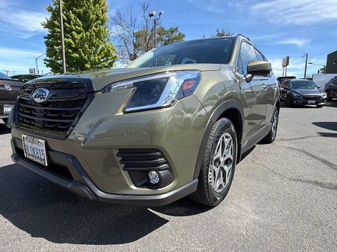 Used 2024 Subaru Forester Premium AWD/4WD image 9