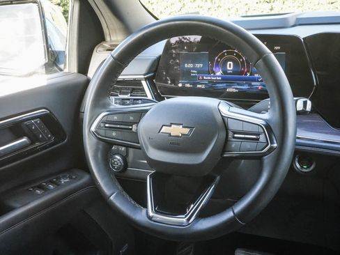 Used 2025 Chevrolet Suburban Premier AWD/4WD image 12