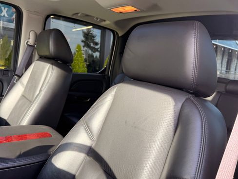 Used 2008 Cadillac Escalade EXT image 17