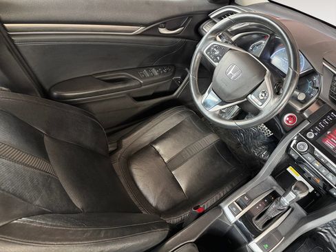 Used 2019 Honda Civic Touring image 15