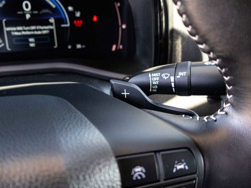 Used 2025 Toyota Camry SE image 41