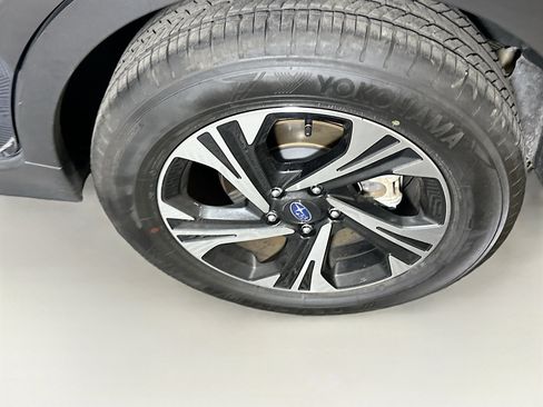 Used 2024 Subaru Crosstrek 2.0i Premium image 11