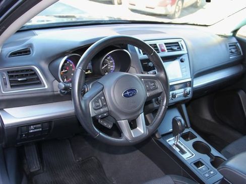 Used 2017 Subaru Outback 2.5i Premium image 16