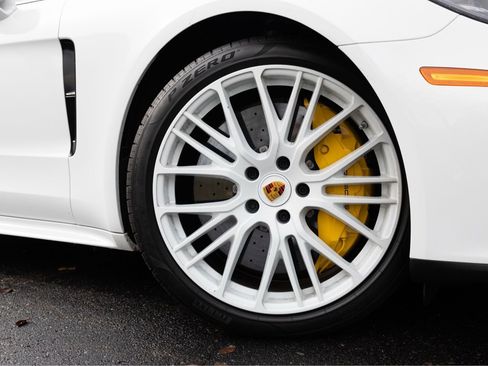 Used 2023 Porsche Panamera Turbo S Executive image 4