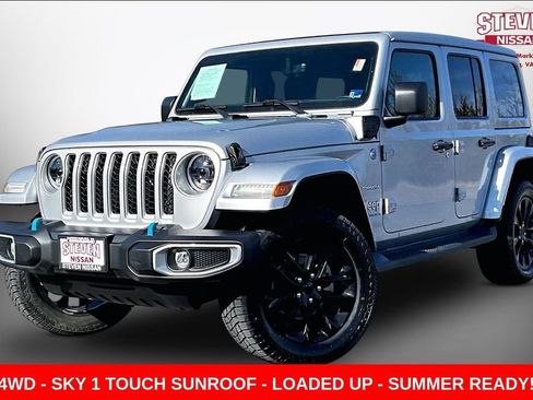 Used 2023 Jeep Wrangler Unlimited Sahara w/ Cold Weather Group AWD/4WD image 3
