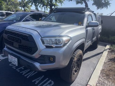 Used 2018 Toyota Tacoma SR5 image 1