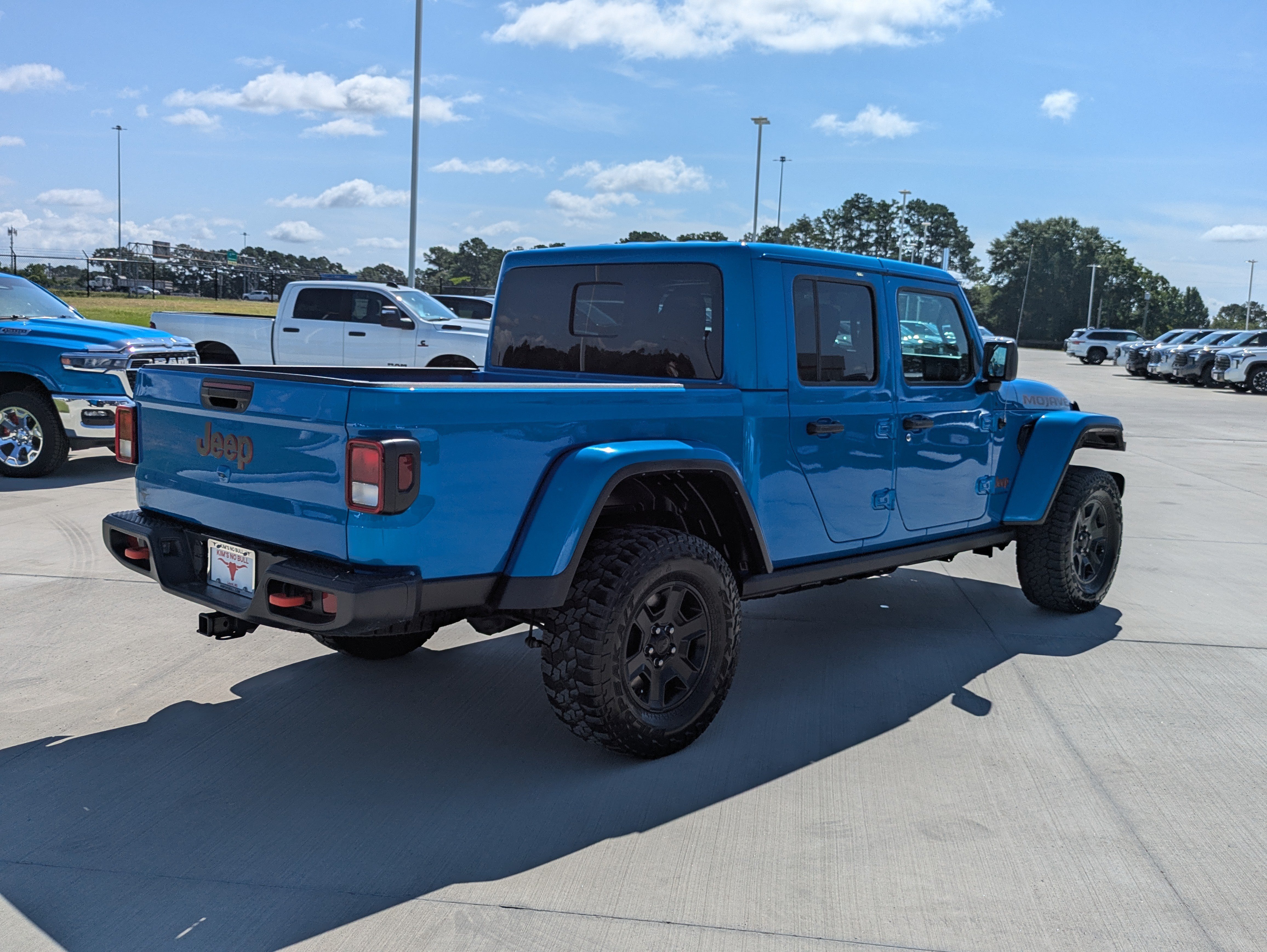 Used 2023 Jeep Gladiator Mojave w/ Trailer Tow Package AWD/4WD image 6