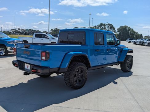 Used 2023 Jeep Gladiator Mojave w/ Trailer Tow Package AWD/4WD image 6