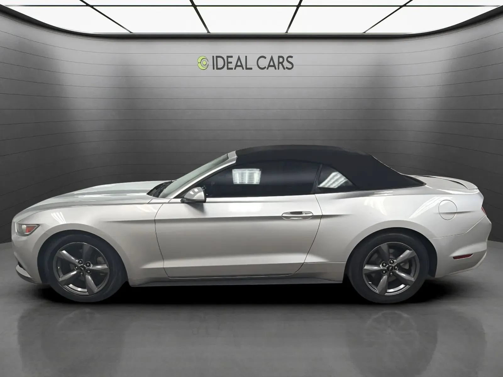 Used 2015 Ford Mustang Convertible w/ Equipment Group 051A RWD image 8