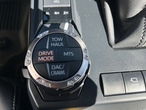 Certified 2025 Toyota 4Runner TRD Off-Road Premium AWD/4WD image 30