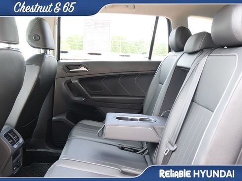 Used 2022 Volkswagen Tiguan SE FWD image 19