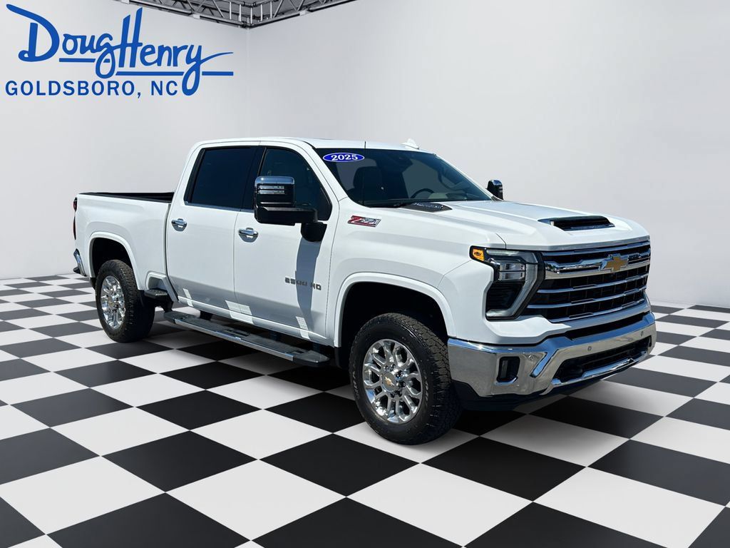 Used 2025 Chevrolet Silverado 2500 LTZ w/ LTZ Premium Package AWD/4WD image 7