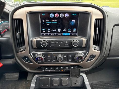 Used 2018 GMC Sierra 2500 Denali w/ Duramax Plus Package AWD/4WD image 27