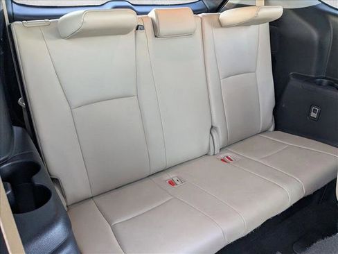 Used 2020 Toyota Highlander XLE image 18