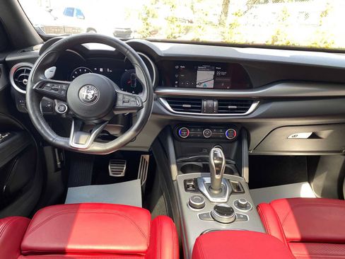 Used 2024 Alfa Romeo Stelvio Veloce AWD/4WD image 7