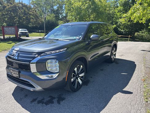 Used 2025 Mitsubishi Outlander SE AWD/4WD image 8