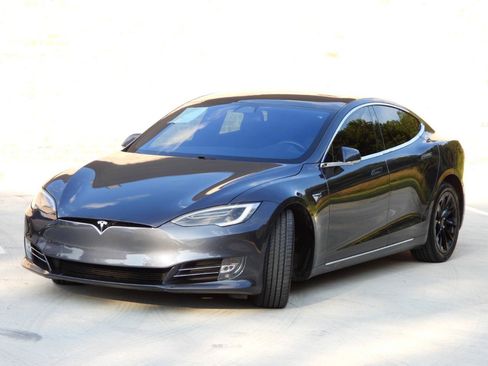 Used 2017 Tesla Model S 75D AWD/4WD image 16