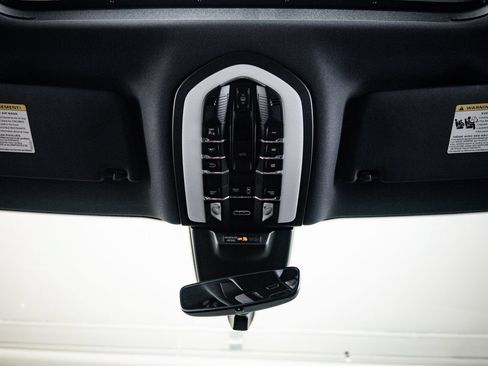 Certified 2023 Porsche Macan AWD/4WD image 20