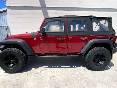 Used 2012 Jeep Wrangler Unlimited Sport w/ Connectivity Group AWD/4WD image 4