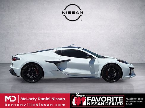 Used 2023 Chevrolet Corvette Z06 w/ Engine Appearance Package RWD image 6