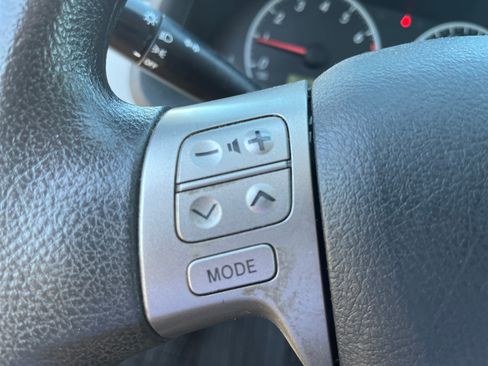 Used 2013 Toyota Corolla LE FWD image 19
