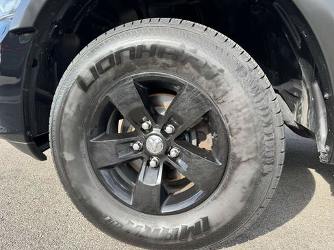 Used 2018 RAM 1500 Express AWD/4WD image 15