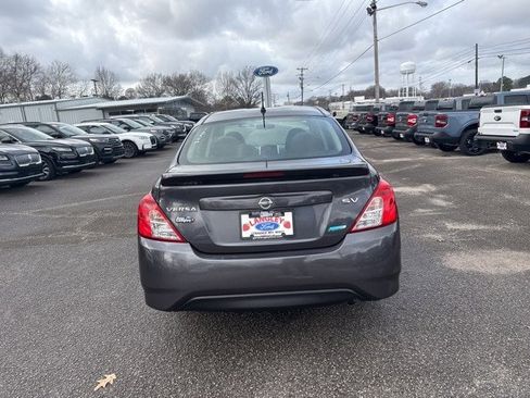 Used 2015 Nissan Versa SV image 12