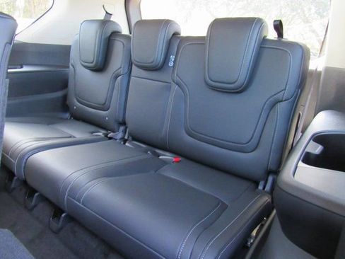 New 2026 Nissan Armada SV image 9