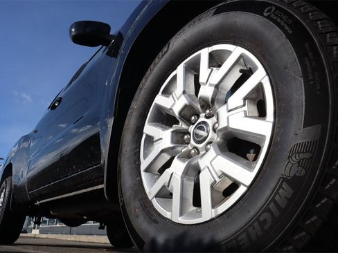 Certified 2024 Nissan Frontier SV w/ SV Convenience Package image 11