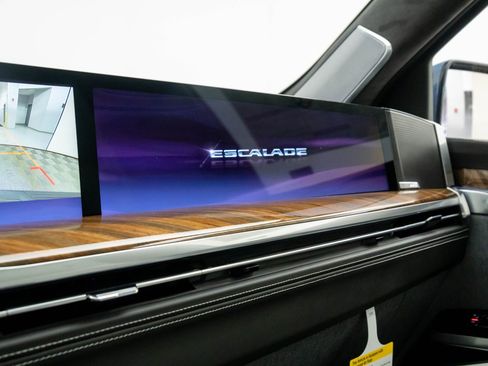 New 2026 Cadillac Escalade Platinum Sport w/ LPO, ONYX Package image 24