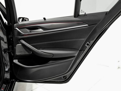 Used 2023 BMW M550i xDrive image 48