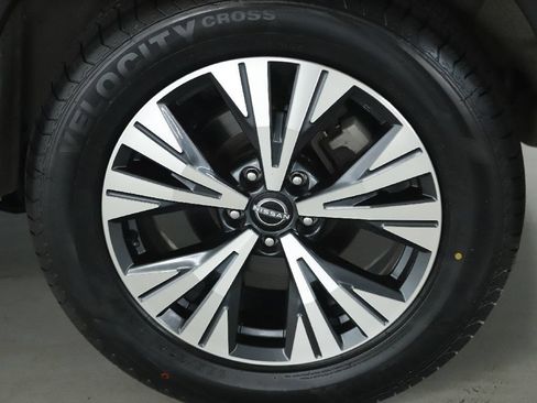 Certified 2023 Nissan Rogue SV AWD/4WD image 39