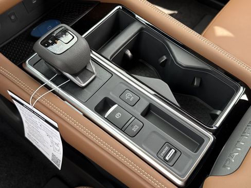 New 2026 Nissan Pathfinder Platinum FWD image 9