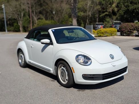 Used 2015 Volkswagen Beetle 1.8T image 3