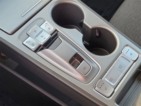 Used 2022 Hyundai Kona SEL w/ Convenience Package image 12